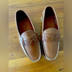 Sperry Gold Cup loafer - Made in Maine. Brand new w/o box. Size 10, cognac tan.